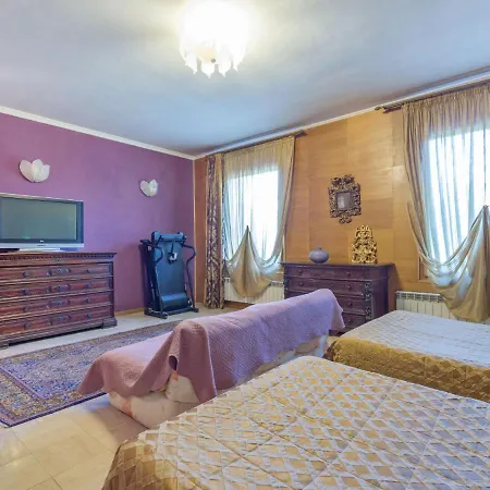 Giulia By Interhome La Massimina-Casal Lumbroso